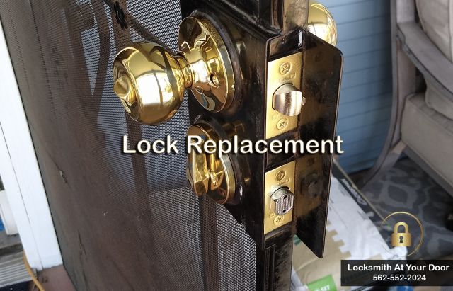 Locksmith At Your Door: Lock Replacement