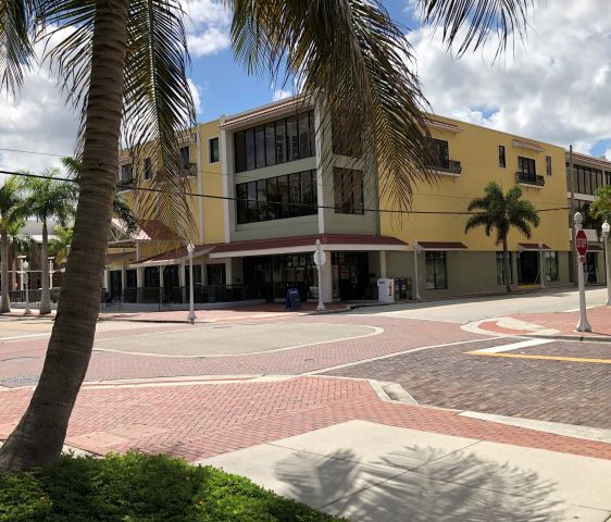 Letspeak at the corner of First Street and Lee street in Fort Myers, FL